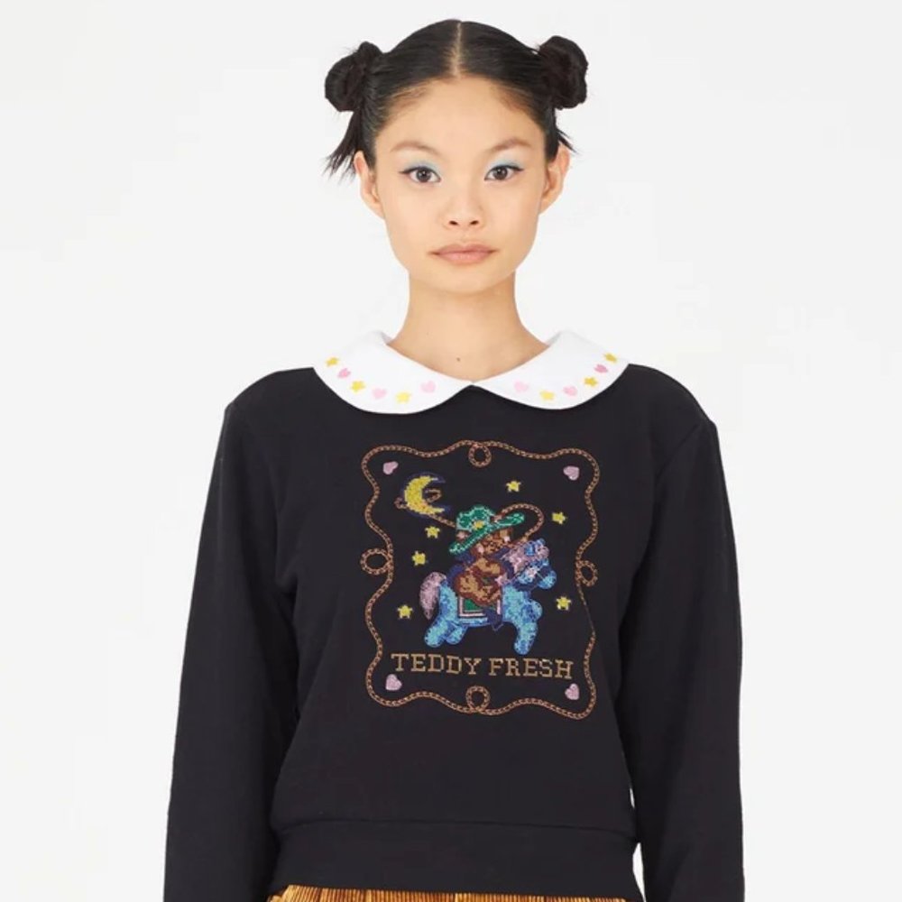 NWOT Teddy Fresh Women Sweatshirt Cross Stitch Embroidered Petter Pan Collar